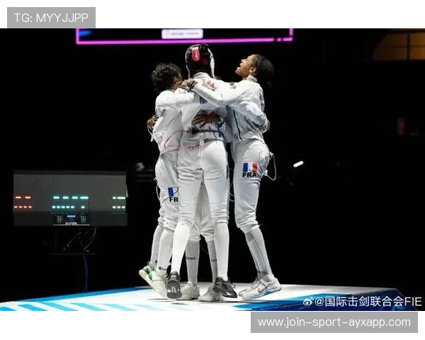 击剑世界赛：法国队团体称霸
