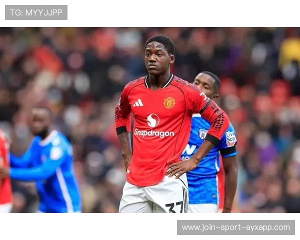 曼联梅努展示惊人灵活性