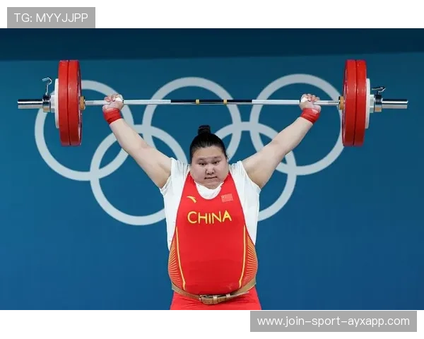 中国举重队又出怪物级力量型天才