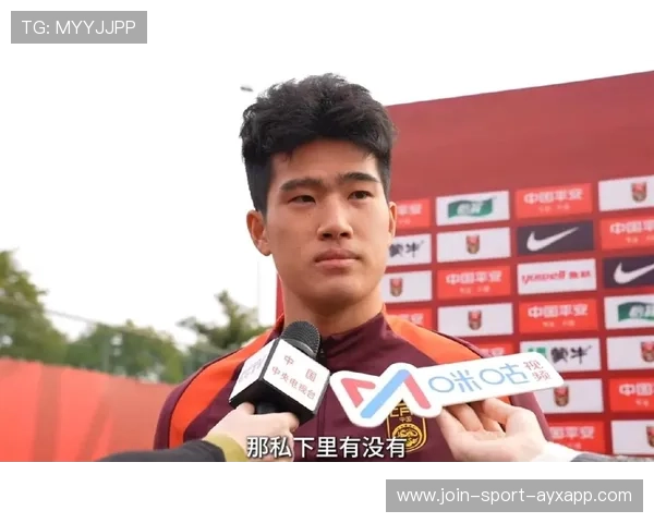 彭啸后防表现稳定